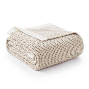 lot 1058 image: Am�lie Home Chenille Throw Blanket, Soft Cozy Waffle Throw for Couch & Sofa, Warm Yet Lightweight, Breathable All-Season Throws for Women Men, Housewarming, Birthdays, 50x60, Beige - Retail $30