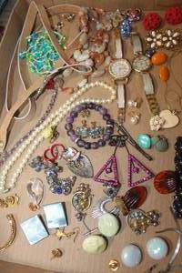 lot 5104 image: Misc. Jewelry