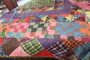 lot 5125 image: Vintage Full Size Cutter Quilt