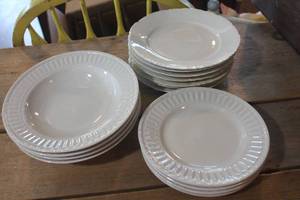 lot 5132 image: White Plates and More