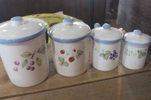 lot 5133 image: Savoir Vivre Canister Set