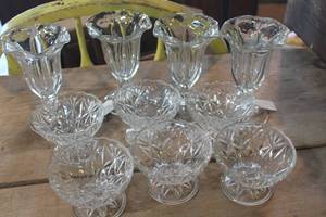 lot 5135 image: Vtg. Glass Sundae Glasses & More