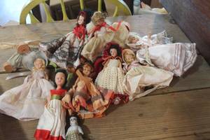 lot 5157 image: Antique Dolls and More