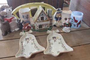 lot 5173 image: Christmas Figurines and More