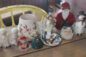 lot 5174 image: Christmas Figurines and More