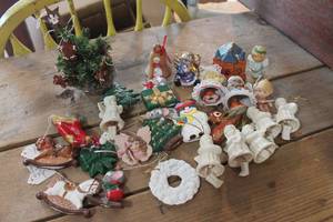 lot 5178 image: Misc. Christmas Ornaments & More