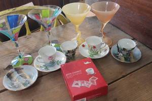 lot 5183 image: IOB Glass Coasters and More