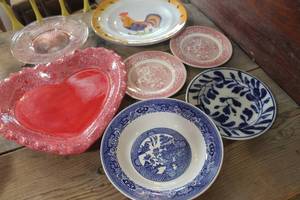lot 5189 image: Vintage Blue Dishes and More