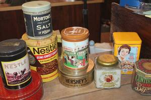 lot 5199 image: Vintage Tins