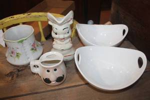 lot 5202 image: Vintage Pitcher, Mustache Cup and More