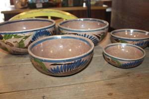 lot 5217 image: Vtg. Nesting Bowls Made in Mexico 1 has hairline crack