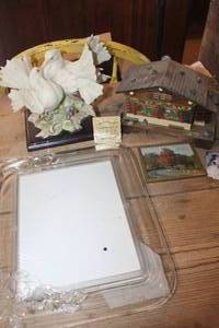 lot 5222 image: Home Dcor Figurine and More