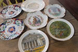 lot 5223 image: Vintage Dcor Plates