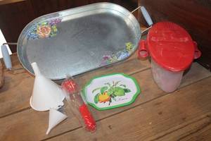 lot 5229 image: Metal Serving Tray and More