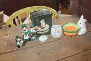 lot 5239 image: IOB Avon Bunny Trinket Box and More