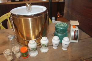 lot 5249 image: S&P Shakers, Ice Bucket and More