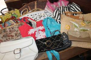 lot 5251 image: Misc. Purses and More
