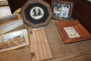 lot 5258 image: Home Dcor Pictures and More