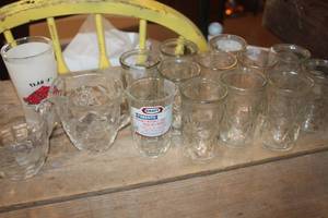 lot 5260 image: Vintage Juice Glasses and More