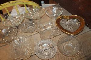lot 5263 image: Vintage Glass Serving Dishes and More