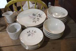 lot 5266 image: Vintage Dishes