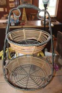 lot 5288 image: 2-Tiered Basket