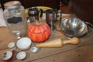 lot 5299 image: Colander, Drink Dispenser and More