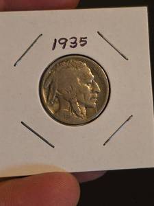 lot 39 image: 1935 Buffalo nickle