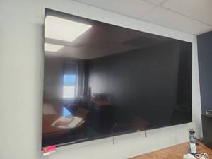 lot 18763 image: 75in  Onn. Roku TV Wall-Mounted Flat Panel Television
