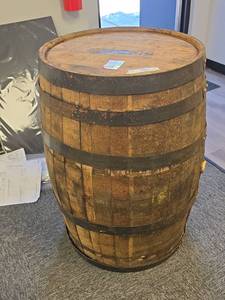 lot 18795 image: Used Oak Whiskey Barrel with Steel Hoops and Bung