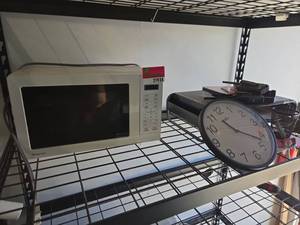 lot 21934 image: 2022 Magic Chef HMM770W2 Household Microwave Oven 700W White &amp Office Supplies  Shelving Not Included