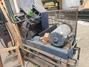 lot 8803 image: V-Twin Reciprocating Air Compressor w Baldor&nbsp