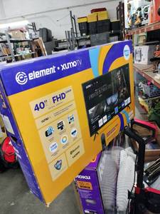 lot 5203 image: Element Electronics 40 Inch 1080P HD XUMO TV E300AE40C-G - Powers On  Retail $99.99