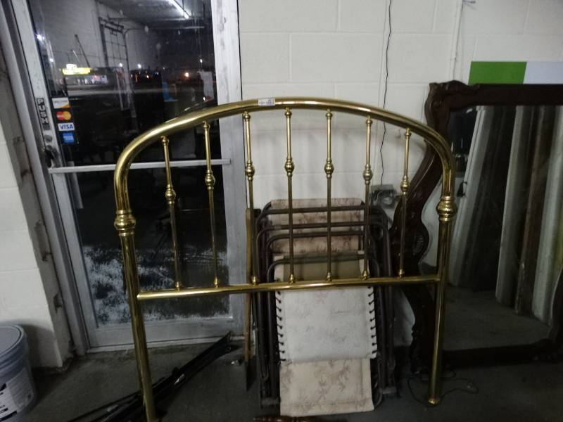 lot 8010 image: brass metal head board -- approx L56xH55