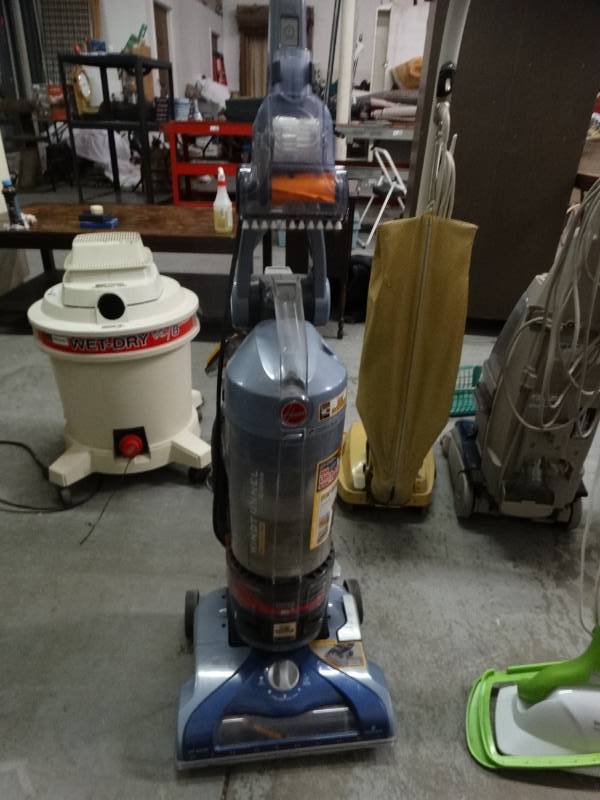 lot 8026 image: hoover wind tunnel pet rewind T seriers
