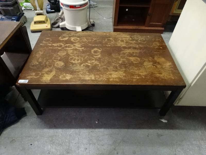 lot 8061 image: Coffee Table-- Approx. L48 x W28 x H18