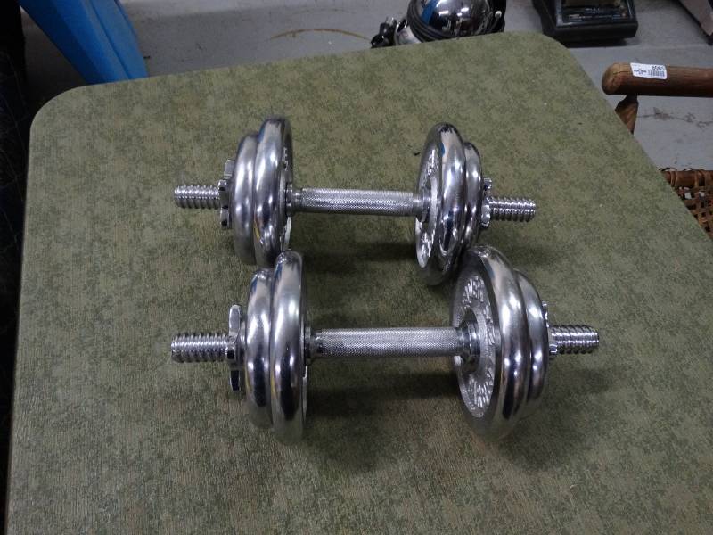 lot 8068 image: Pair of Weider Dumbbells-- Each w 16 lbs of weights