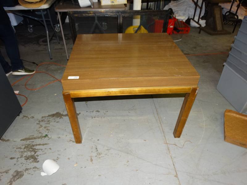 lot 8091 image: Table-- Approx. L32 x W35 x H24