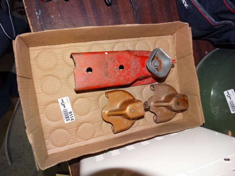 lot 8114 image: Lot of 1 Trailer Receiver and 2 Trailer Hitch Locks