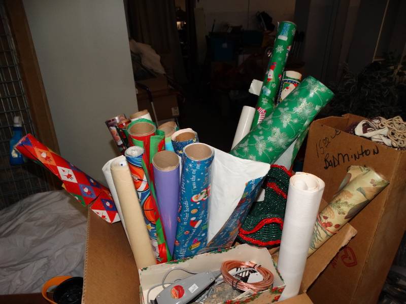 lot 8130 image: Lot of Christmas Decor