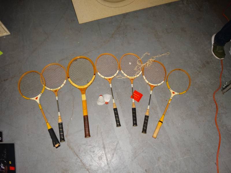 lot 8133 image: Lot of Badminton Equipment
