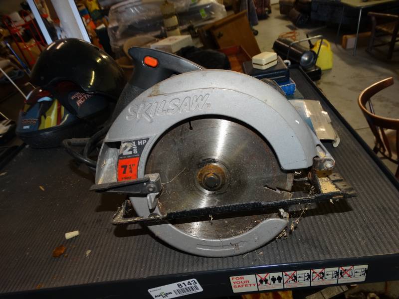 lot 8134 image: Skilsaw 7 14 in Circular Saw