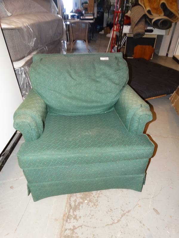 lot 8162 image: green armchair