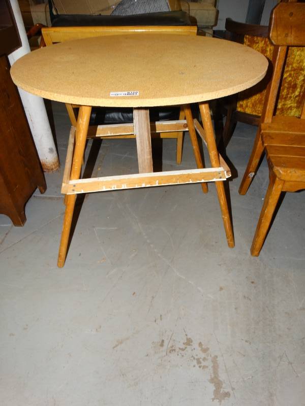 lot 8168 image: Round Table-- Approx. 30in in diameter x 28 in tall