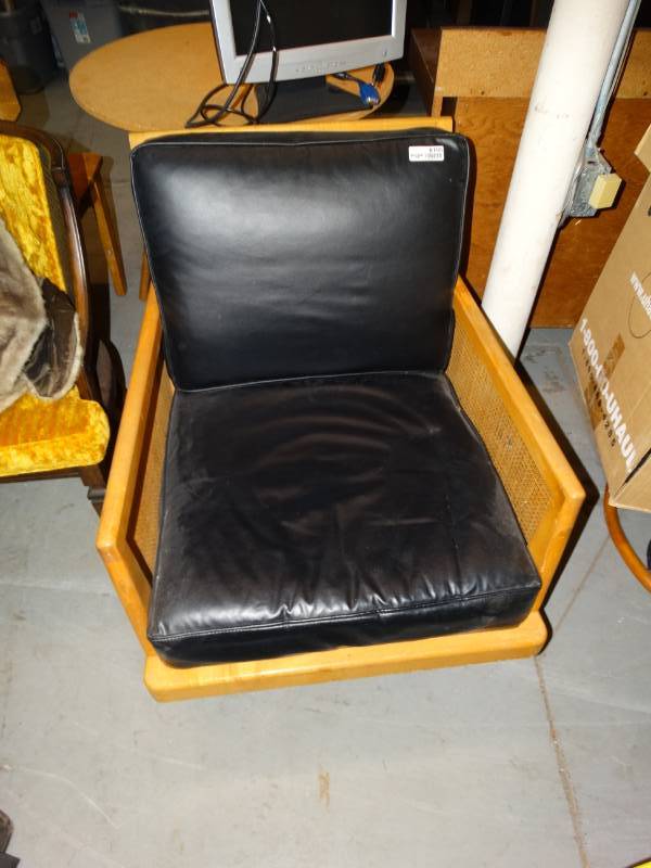 lot 8195 image: Chair