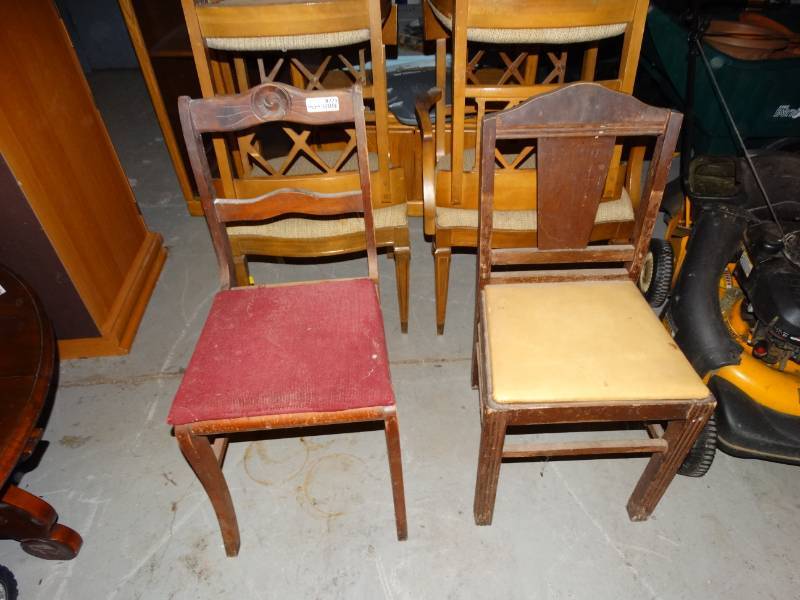 lot 8225 image: Lot of 2 Wooden Chairs