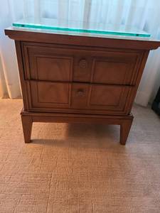 lot 810 image: Side table with 2 drawers, 24x24x15, comes with glass top