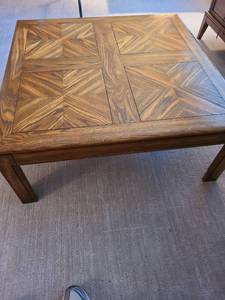 lot 812 image: Square coffee table, 15.5x38x38