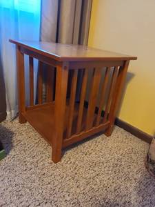 lot 816 image: Side table, 21x20x20