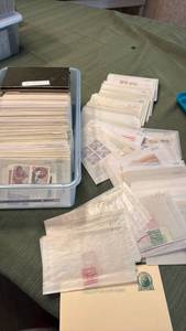 lot 921 image: US Commemoratives mint stamps